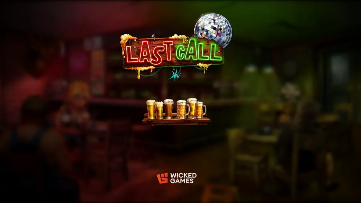 Tampilan visual slot Last Call dengan tema bar gurun yang suram dan neon.